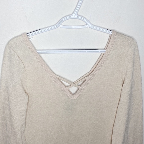 Go Couture criss cross v neck bell sleeve tunic in beige size S - Picture 4 of 11